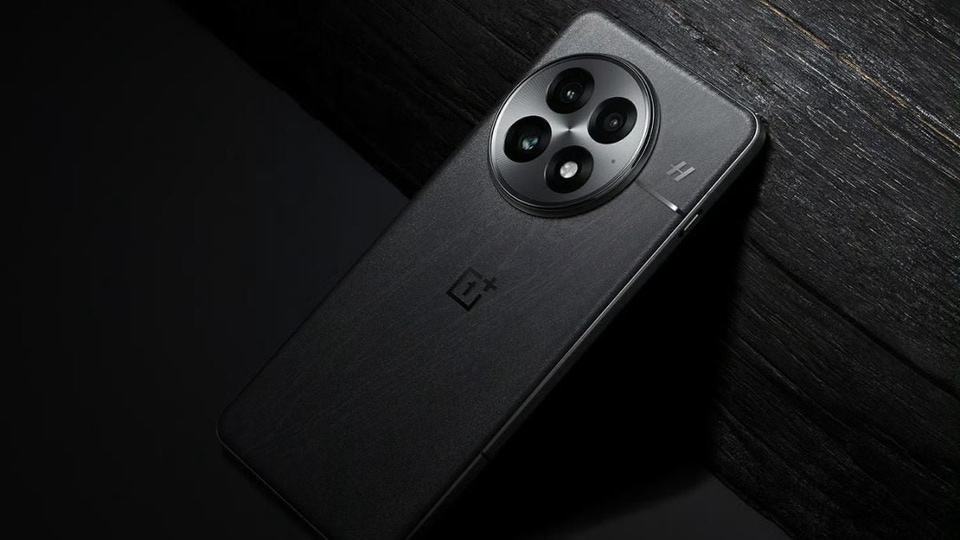 OnePlus 13: OnePlus is all set to launch its flagship smartphone in China. Several leaks have confirmed that it may debut on October 24. However, the official announcement is still awaited. The smartphone will likely be powered by the new Snapdragon 8 Gen 4 chipset with up to 24GB of RAM. The OnePlus 13 may also offer a 6000mAh battery for lasting performance.