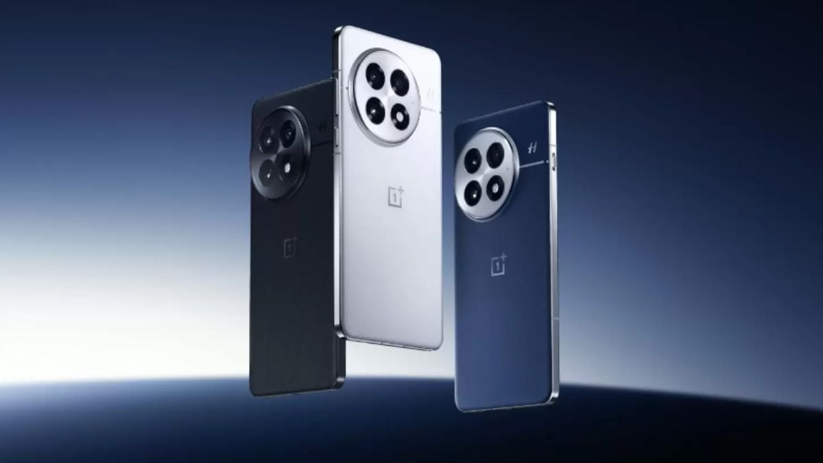 OnePlus 13: This flagship smartphone is launching on October 31 in China. Rumours suggest that the smartphone may be powered by the new Snapdragon 8 Elite processor for improved performance efficiency. The smartphone will likely feature a 6.82-inch 2K 10-bit LTPO OLED display. The OnePlus 15 will likely feature a 50MP triple camera setup and a 6000mAh battery, providing a premium performance. Snapdragon 8 Elite processor launched: 5 upcoming flagship smartphones to feature new chipset
