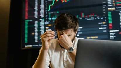Online share trading scam