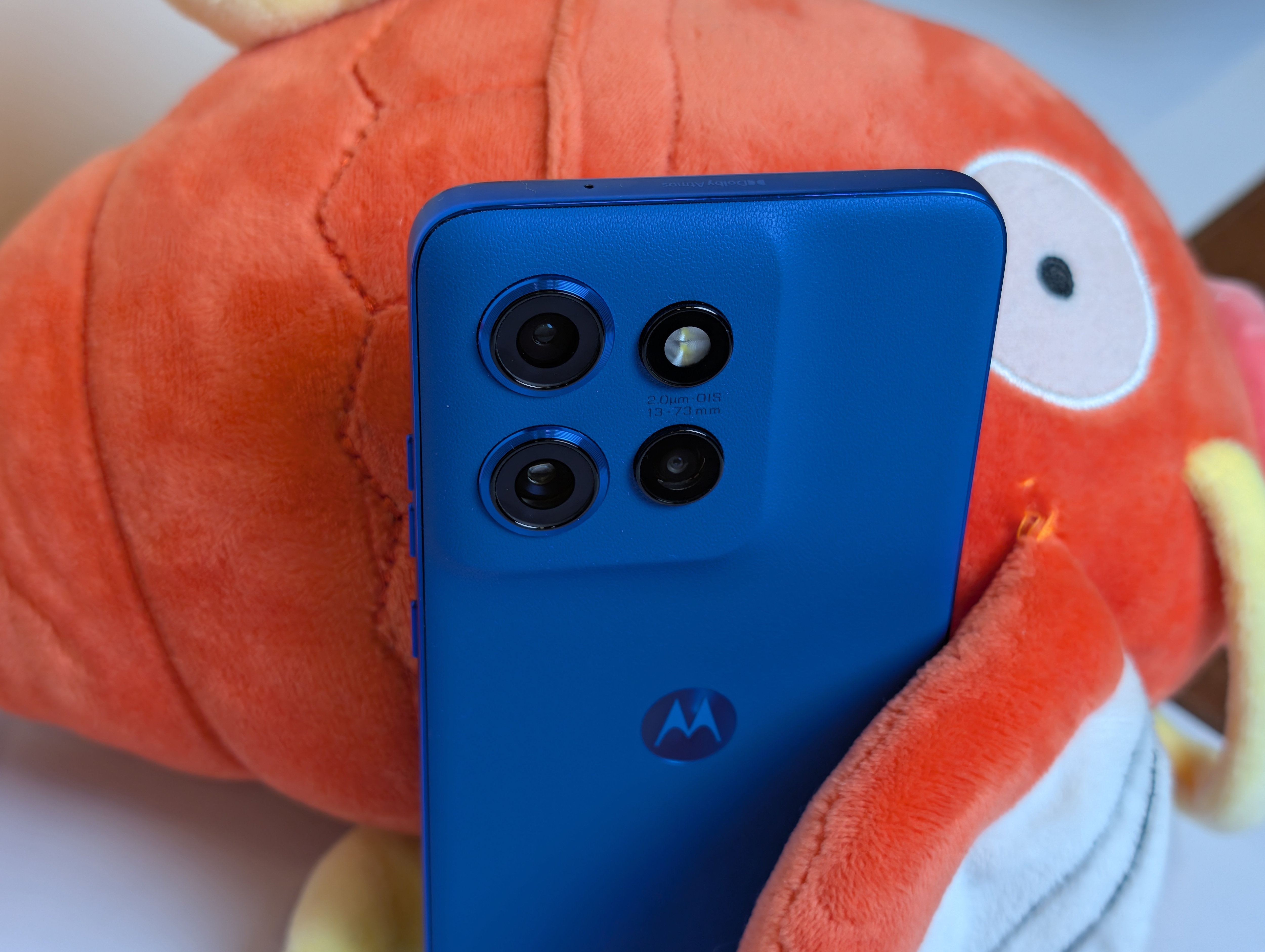 Motorola Edge 50 Neo gets a triple camera setup consisting of a 50MP Wide, 13MP ultra wide, and a 10MP 3x telephoto cameras. Motorola Edge 50 Neo review: The best Android experience under <span class='webrupee'>₹</span>30,000?