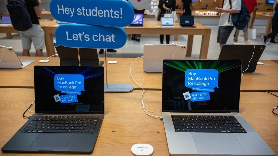 Apple plans major MacBook Pro redesign for 2026 with OLED display, M6