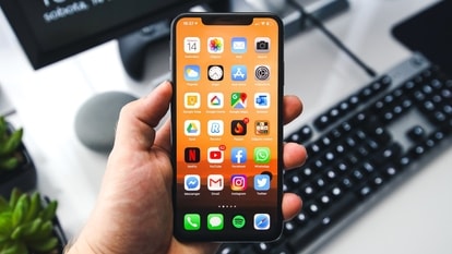 iOS 19 major feature leaked, may bring ChatGPT-like Siri and more advanced features