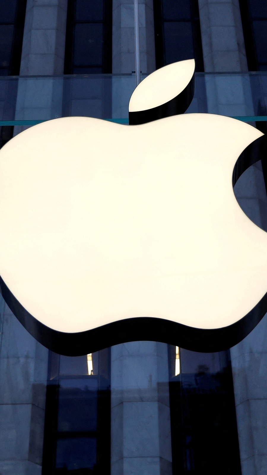 APPLE-PRODUCTS--0_1674013231296_1674013231296