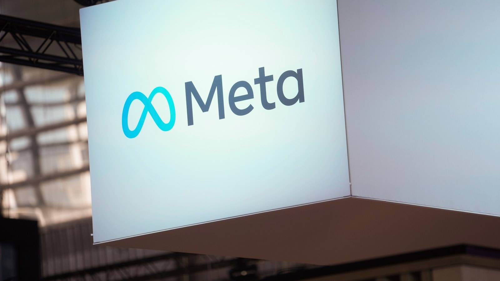 While Meta remains silent on specifics, there are signs that services are gradually recovering for some users, nearly an hour following the initial spike in outage reports. Meta