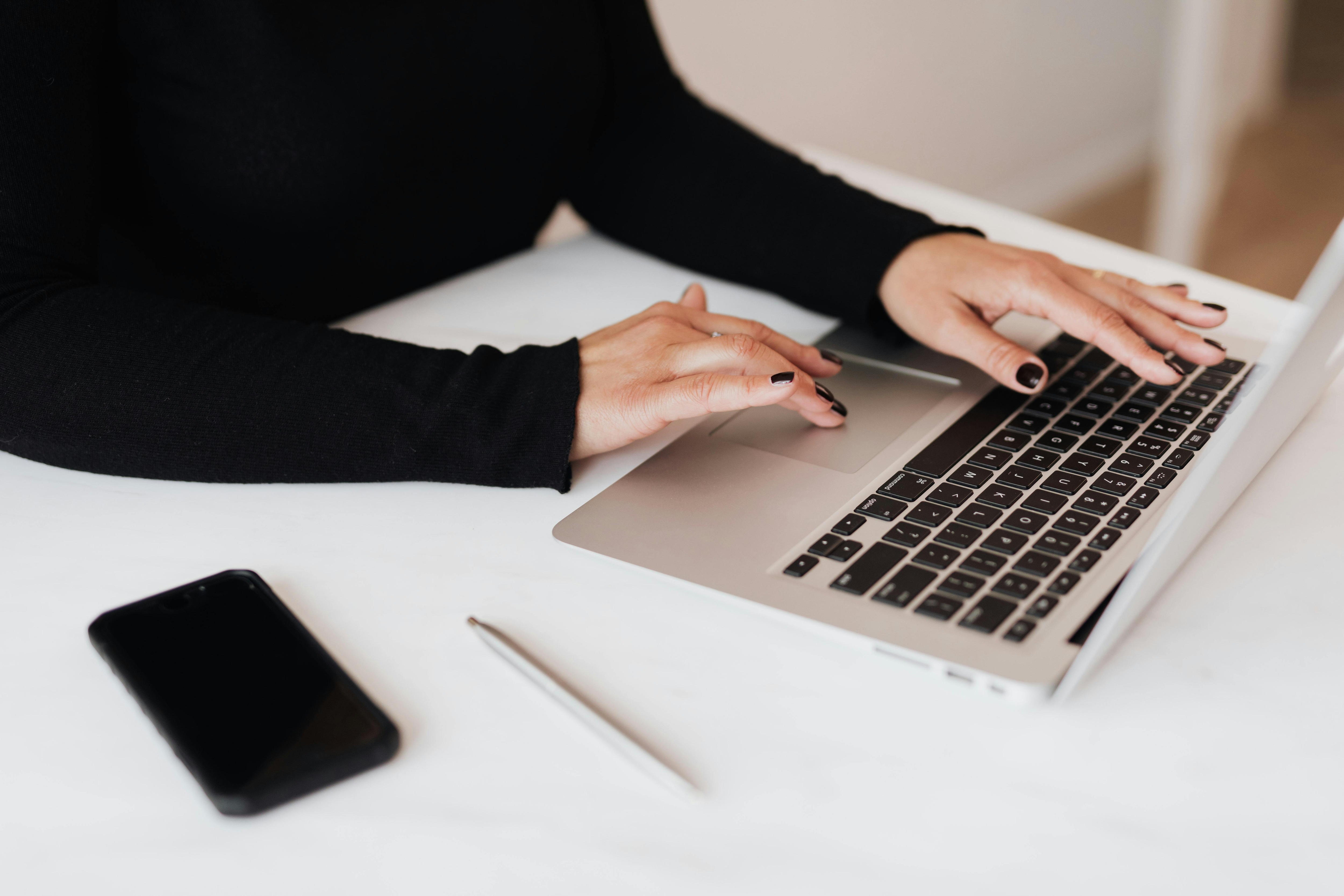 5. Foundations: Data, Data, Everywhere by Google: This is a data analytics course that helps learners gain analytical thinking and learn about the role of spreadsheets, query languages, and data visualization tools. data analytics