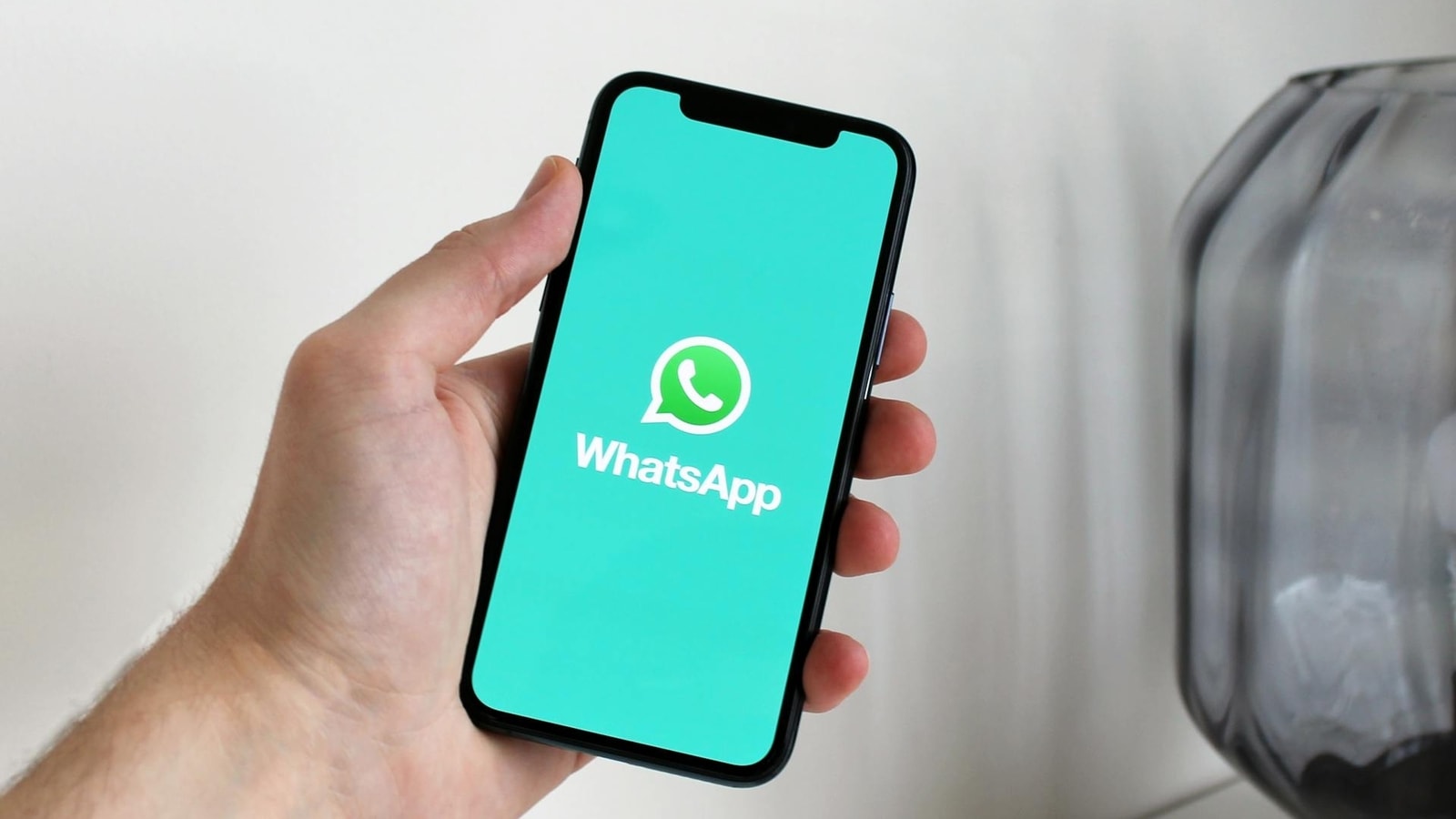 How to use the same WhatsApp number on two phones How to use the same WhatsApp number on two phones: Easy guide