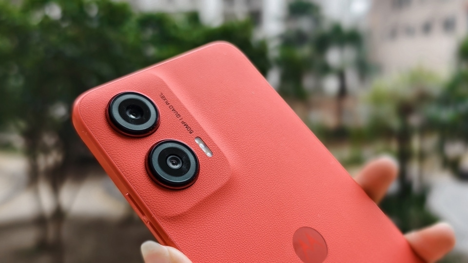 The Moto G35 features a dual camera setup including a 50MP main camera.