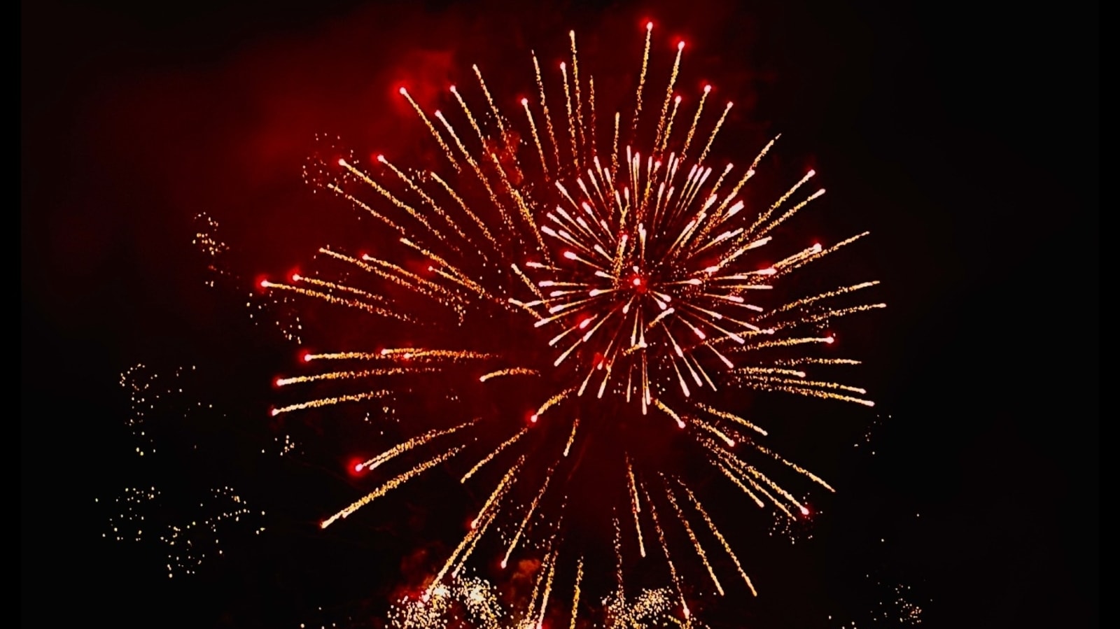 Top 50 Happy New Year 2025 Quotes, Messages and Wishes to Share on WhatsApp