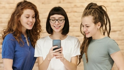 Looking_for_a_smartphone_under_30000_