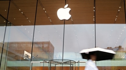 UK to investigate Apple and Google's mobile ecosystems