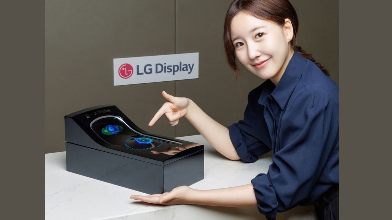 LG unveils stretchable car display that transforms into buttons: Know how it works