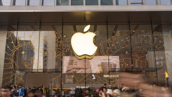 Apple loses bid to halt court ruling that blocks some fees from its iPhone app store