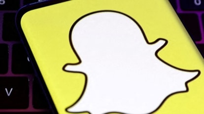 Snap to launch smart glasses for users in 2026 in challenge to Meta