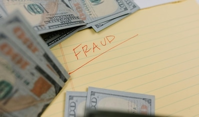 AI cloned a daughter’s voice to fool a Florida mom into sending  <span class='webrupee'>₹</span>12.5 lakh in scam money, exposing new fraud risks.