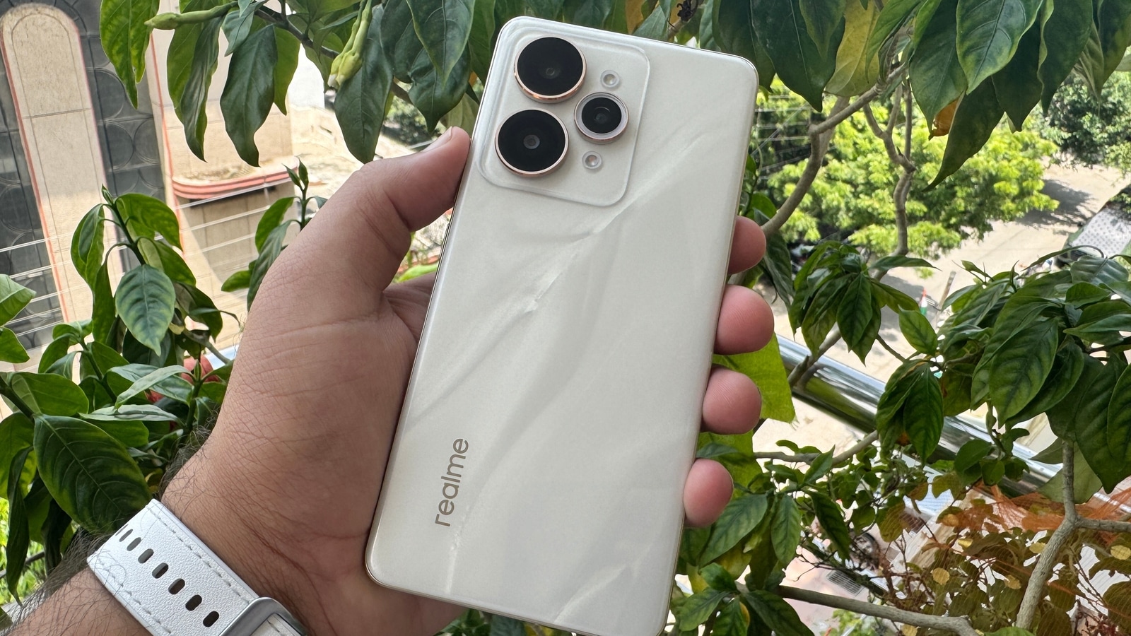 Realme 16 Pro 5G mobil renk çeşitleri ve depolama seçenekleri lansmandan önce sızdırıldı