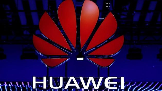 Huawei is said to be in talks to license SIRIN OS for its blockchain-ready smartphone.