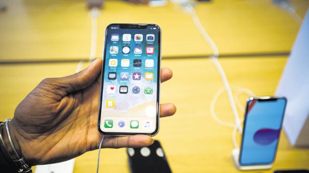 Apple’s mocked notch display on the iPhone X is now the latest trend for Android smartphones.