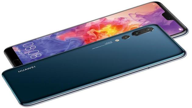Huawei P20 Pro features a triple-camera setup at the rear.
