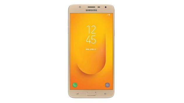 Samsung Galaxy J7 Duo features a dual-camera setup, and is priced at  <span class='webrupee'>₹</span>16,990.