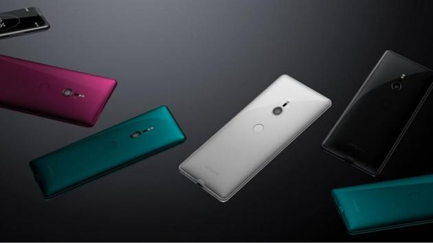 Sony Xperia XZ3 in its colour options of black, silver white, forest green and bordeaux red.