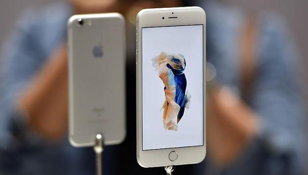 Beginning in 2011, Apple used Qualcomm modems, but in 2017 the iPhone maker started to break away by also using modems from Intel Corp.