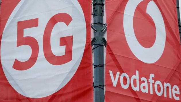 Vodafone is teaming up with IBM to offer businesses a way to link different cloud computing systems to support the next wave of digital advances, such as machine learning, on super-fast fifth-generation telecoms networks.