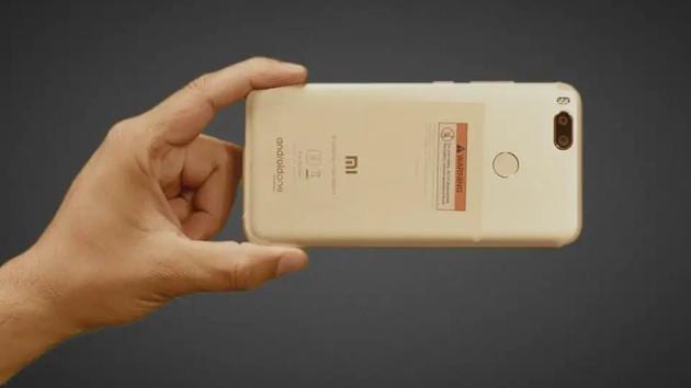 These Smartphones Emit The Highest Radiation Levels In order to measure the sar value, one should look behind the packaging of their cell phone. highest radiation levels