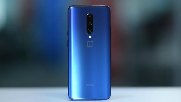 OnePlus 7 Pro in ‘Nebula Blue’ colour.