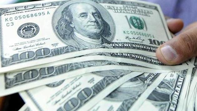 On New Year’s Eve, online shopping mogul Yusaku Maezawa posted a tweet to give away 1 billion yen (around $9 million) to the Twitter users, to see if money improves their happiness.