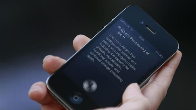 iPhone users may soon tell Siri to play Spotify