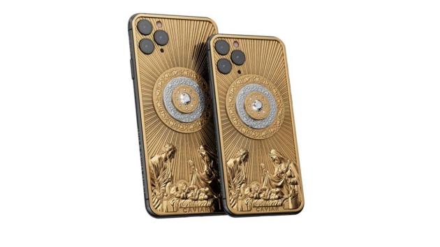 Just In Time For Christmas A Gold Diamond Edition Of Iphone 11 Pro With The Nativity Scene