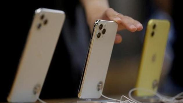 Apple and Samsung have held their duopoly over the smartphone market for a while now but a recent report revealed exactly how big their hold is.