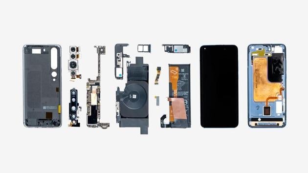 The teardown reveals that the phone has better light sensors that can more accurately detect ambient light.