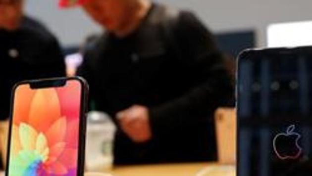 Analysts now expect consumers will delay purchasing 5G phones, opting instead for cheaper, still serviceable 4G devices as a coronavirus-induced recession looms.
