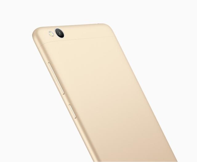 Besides the three diamond patterns, there's also a classic gold option with a plain matte gold finish on the entire device. Besides the three diamond patterns, there's also a classic gold option with a plain matte gold finish on the entire device.