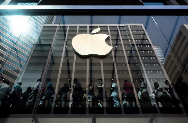 According to a report in Economic Times, Apple is in talks with real-estate company Tishman Speyer for a long term lease of nearly 2.5 lakh square feet of office space at the outskirts of the city. The facility will have a capacity of 2,500 employees According to a report in Economic Times, Apple is in talks with real-estate company Tishman Speyer for a long term lease of nearly 2.5 lakh square feet of office space at the outskirts of the city. The facility will have a capacity of 2,500 employees