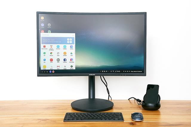 The picture shows Samsung DeX in action. The picture shows Samsung DeX in action.