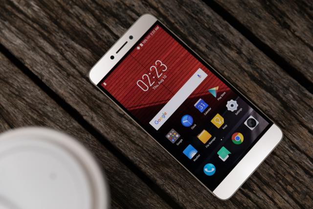 Coolpad Cool Play 6 has a 5.5-inch full HD display. Coolpad Cool Play 6 has a 5.5-inch full HD display.