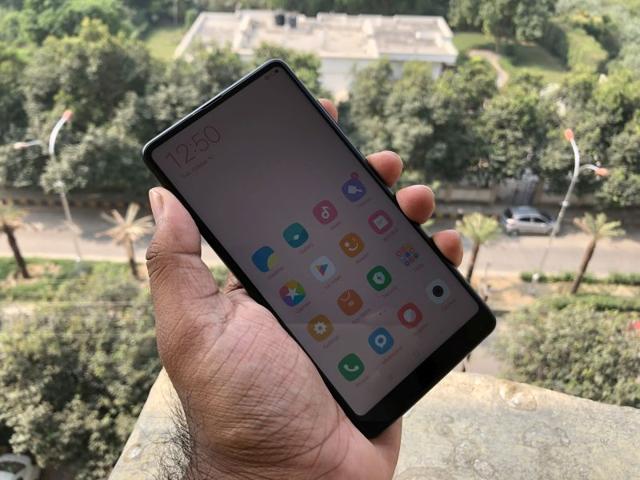 A closer look at the Xiaomi Mi MIX 2. A closer look at the Xiaomi Mi MIX 2.