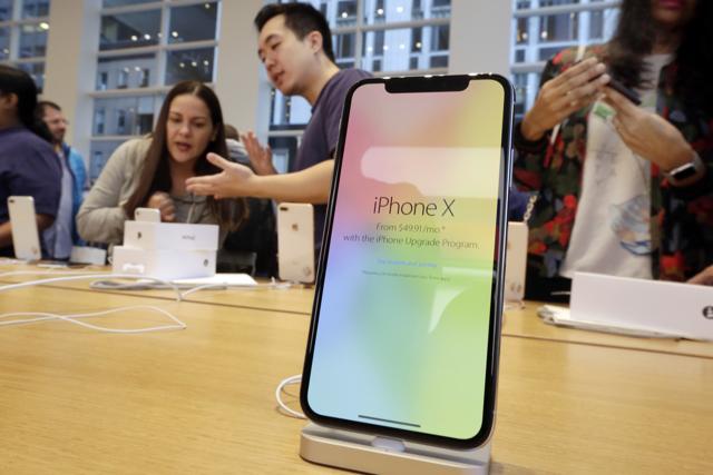 Apple has rolled out iPhone X-like gestures on iPad Apple has rolled out iPhone X-like gestures on iPad