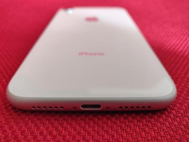 Apple iPhone XR skips stainless steel side edges Apple iPhone XR skips stainless steel side edges