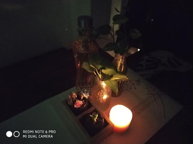 Low-light photos indoors are better than many budget Android phones' (image resized for web) Low-light photos indoors are better than many budget Android phones' (image resized for web)