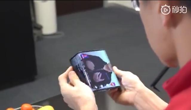 Xiaomi joins the foldable phone race Xiaomi joins the foldable phone race