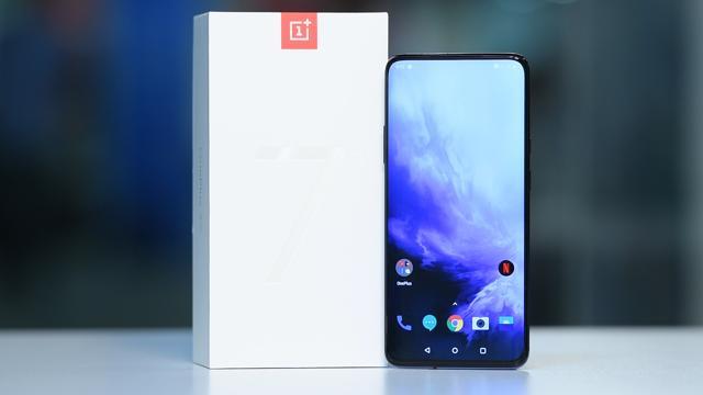 OnePlus 7 Pro has a notchless display OnePlus 7 Pro has a notchless display