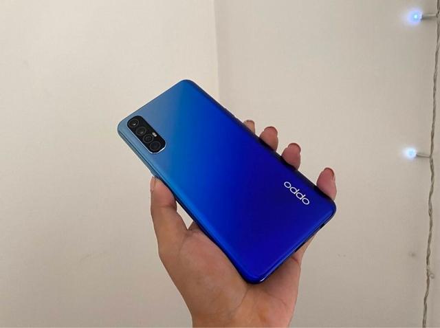Oppo Reno 3 Pro features a 6.4-inch full HD+ AMOLED display with Gorilla Glass 5 protection. Oppo Reno 3 Pro features a 6.4-inch full HD+ AMOLED display with Gorilla Glass 5 protection.