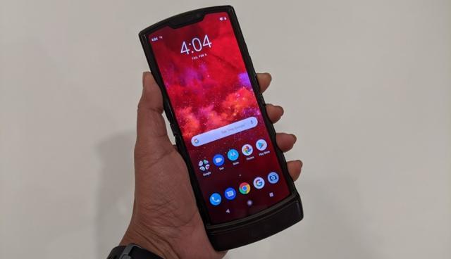 Motorola Razr 2019 has a 16MP camera on the rear and a 5MP camera on the front Motorola Razr 2019 has a 16MP camera on the rear and a 5MP camera on the front