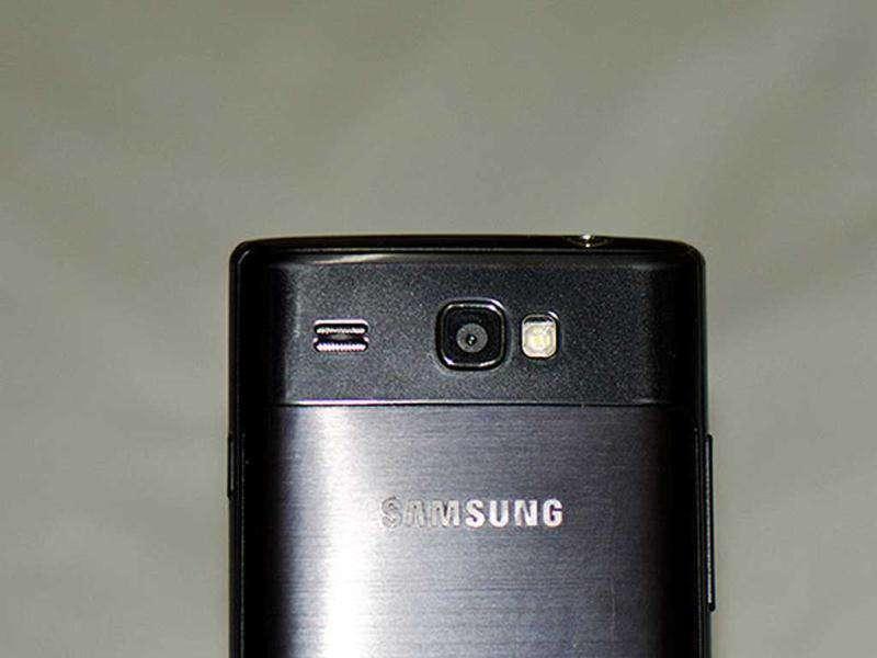 The 5-megapixel camera takes decent photos, but definitely isn’t anywhere in the league of other 5-inchers like iPhone 4 and Blackberry 9780. The 5-megapixel camera takes decent photos, but definitely isn’t anywhere in the league of other 5-inchers like iPhone 4 and Blackberry 9780.