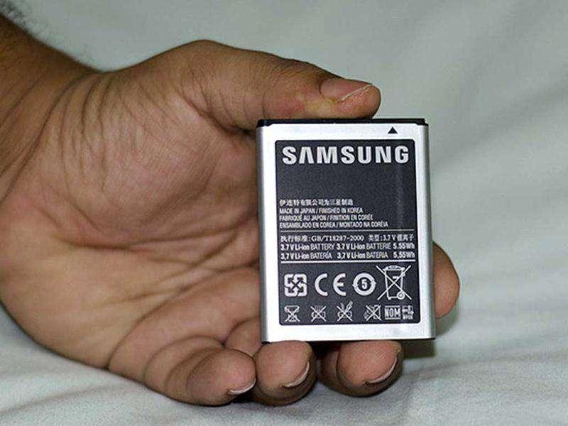 The battery pack is pretty good with 1500mAh. On a moderate usage on 3G, the phone lasts almost 16 hours. That’s as good as the whole day. The battery pack is pretty good with 1500mAh. On a moderate usage on 3G, the phone lasts almost 16 hours. That’s as good as the whole day.