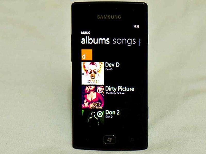 The music quality of the phone is not exactly breathtaking. Rather, it is pretty ordinary. And it stayed that way even after plugging in the super amazing Razer Carcharias headsets. The music quality of the phone is not exactly breathtaking. Rather, it is pretty ordinary. And it stayed that way even after plugging in the super amazing Razer Carcharias headsets.