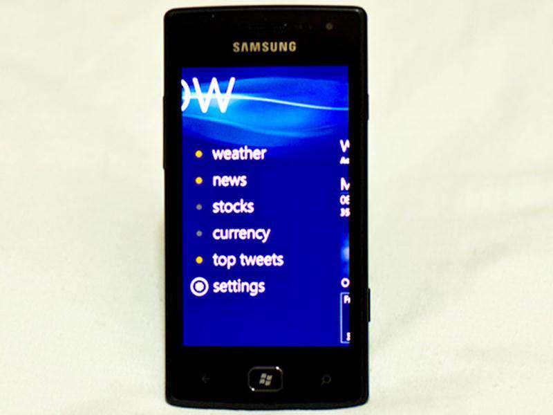 The Now application shows updates like weather, news, stock, exchange rates and top tweets. The Now application shows updates like weather, news, stock, exchange rates and top tweets.